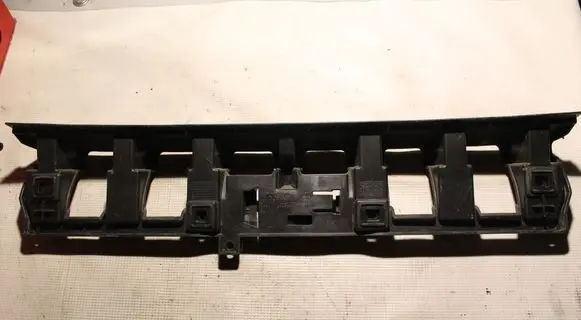 Volvo C70 Front bumper mounting bracket 30657221