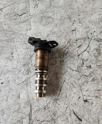 BMW 5 F10 F11 Camshaft vanos timing valve 785619