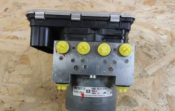 Mitsubishi Eclipse Cross ABS Pump 4670B711