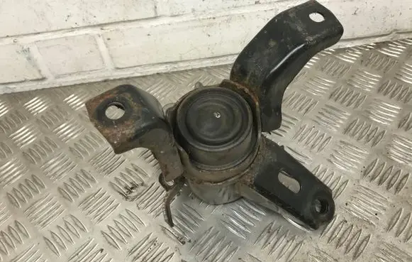 Toyota Auris E180 Engine mount bracket