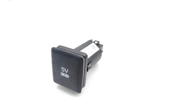 Jaguar I-Pace USB socket connector JPLA19010CA