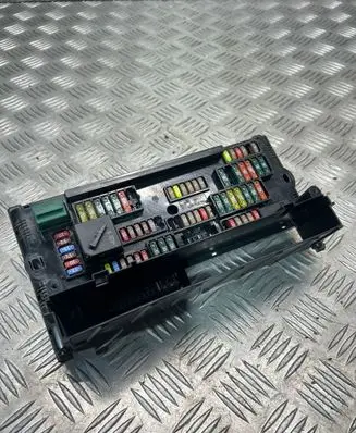 BMW 5 F10 F11 Fuse module 9234421