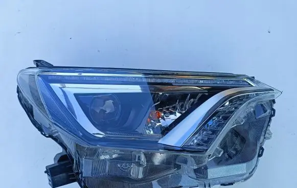 Toyota RAV 4 (XA40) Headlight/headlamp