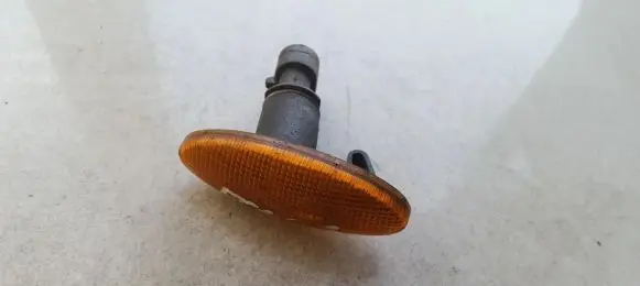 Opel Vectra B Front fender indicator light 90504212