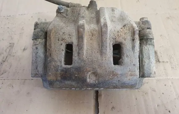 KIA Sorento Front brake caliper