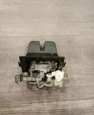 Skoda Octavia Mk3 (5E) Tailgate/trunk/boot lock/catch/latch 5E0827505