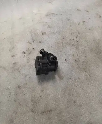 Audi A6 S6 C6 4F Power steering pump