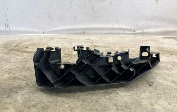 Jeep Grand Cherokee Headlight/headlamp mounting bracket 68335646AC