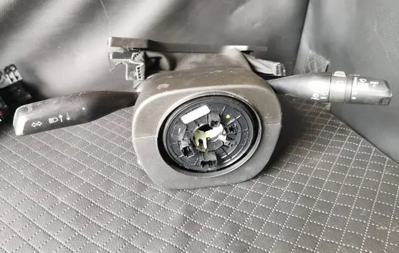 Jeep Grand Cherokee WL Wiper turn signal indicator stalk/switch P68351728AD 607710100