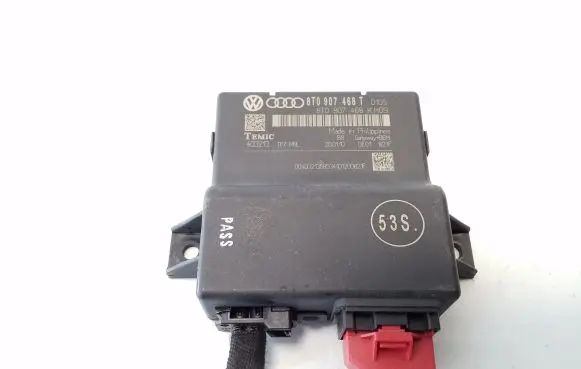 Audi A5 8T 8F Gateway control module 8T0907468T