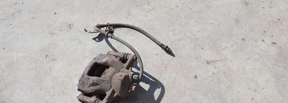 Toyota Auris E180 Front brake caliper