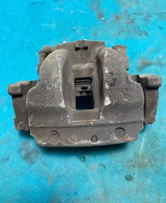 Volvo XC90 Front brake caliper 31381549