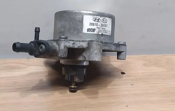 KIA Ceed Vacuum pump 288102A101