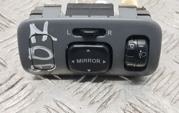 Toyota Yaris Wing mirror switch 777188 77253