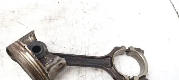Mitsubishi Space Star Piston with connecting rod 