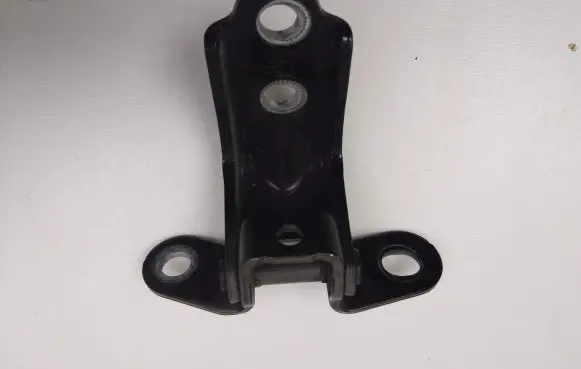 Hyundai ix35 Rear door lower hinge A046057