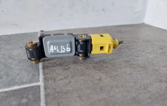 Audi A4 S4 B6 8E 8H Airbag deployment crash/impact sensor 8E0959643A