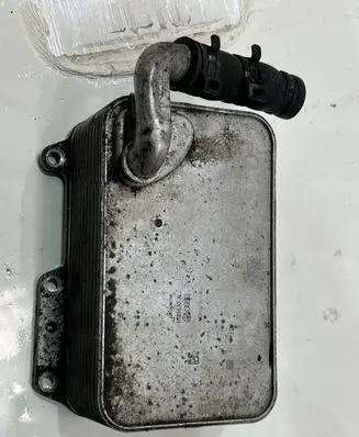 Audi A6 C7 Engine oil radiator 059117015P | 888.119.320