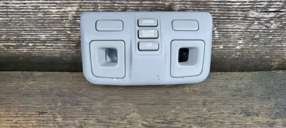 Subaru Legacy Front seat light