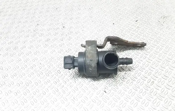 Opel Astra H Vacuum valve 13110331