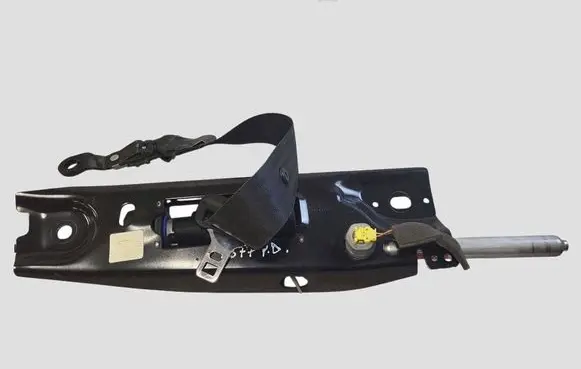 Volvo V70 Front seatbelt 39818796 6041213RHC