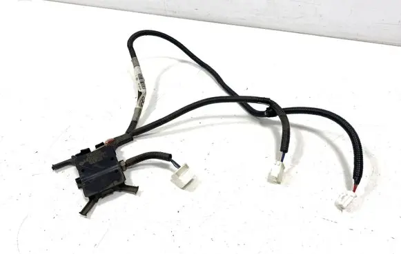 Toyota Avensis T270 Seat wiring loom 8219205090F 10780 3636