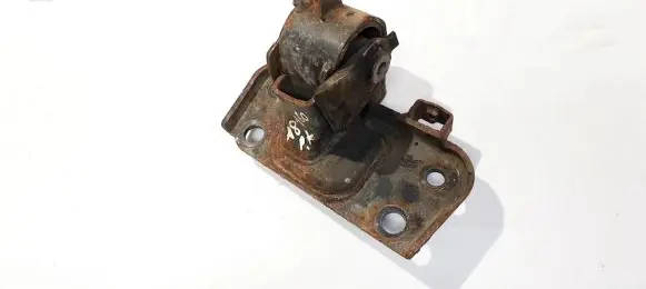 Engine mount bracket