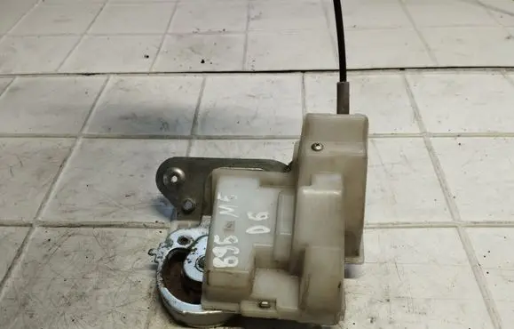 Mazda 5 Sliding door lock 