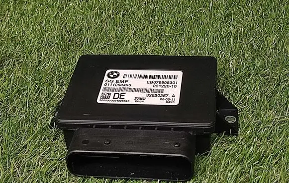 BMW 5 F10 F11 Hand brake control module EB679908301 32620257A
