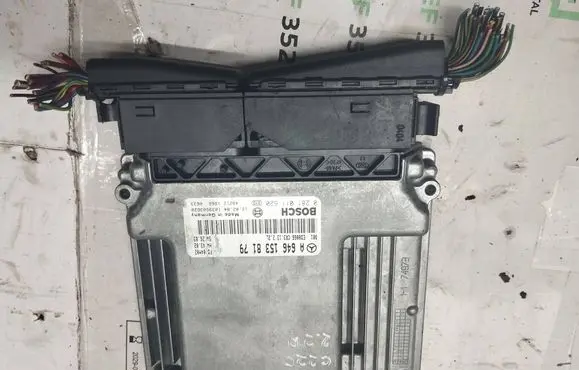 Mercedes-Benz C W203 Engine control unit/module A6461538179 0281011620 1039S03620