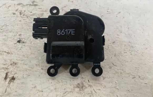 Chrysler Town & Country V Brake booster 8617E