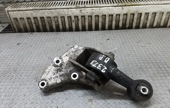 Peugeot 407 Engine mounting bracket 9647029580