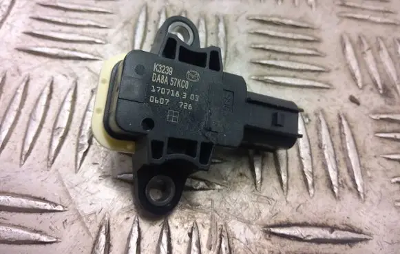 Mazda CX-3 Airbag deployment crash/impact sensor da8a57kc0