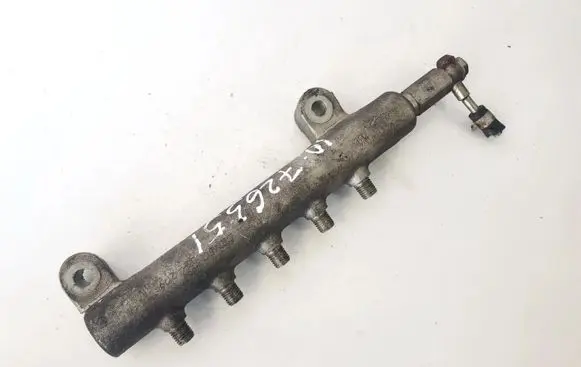 Nissan X-Trail T30 Fuel main line pipe 03h2179