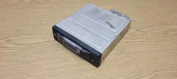 BMW 5 E60 E61 CD/DVD changer 9131850