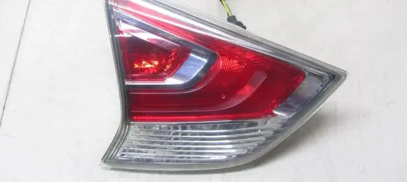 Nissan X-Trail T32 Tailgate rear/tail lights