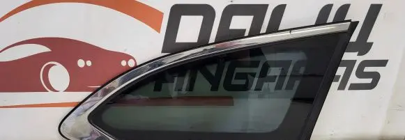 Mazda 6 Rear side window