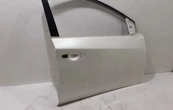 Nissan Pulsar Front door H01003ZLMA