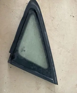 Volkswagen Caddy Front triangle window/glass 43R000469