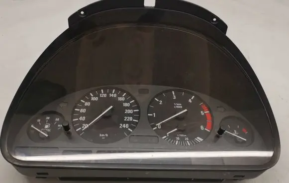 Speedometer (instrument cluster)