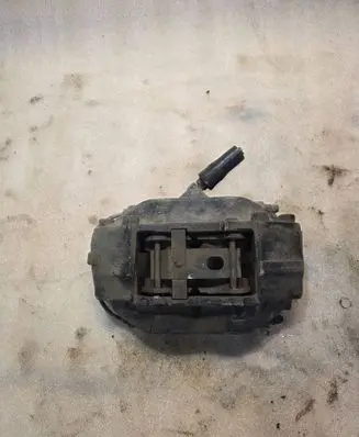 BMW 7 E38 Front brake caliper 