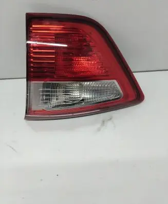 Tailgate rear/tail lights