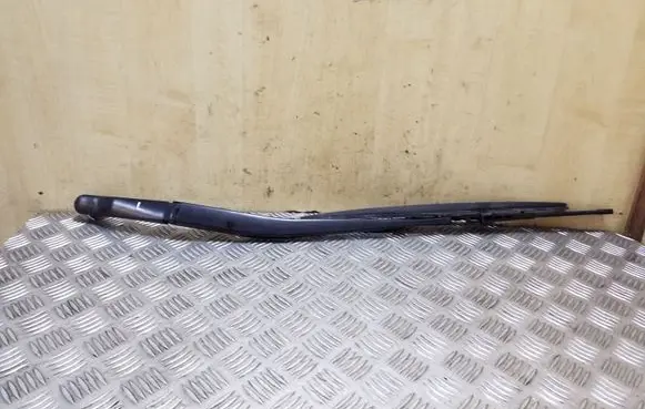 Subaru Outback Front wiper blade arm
