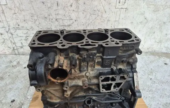 Volkswagen Caddy Engine block 03L021BJ CAY CAYT