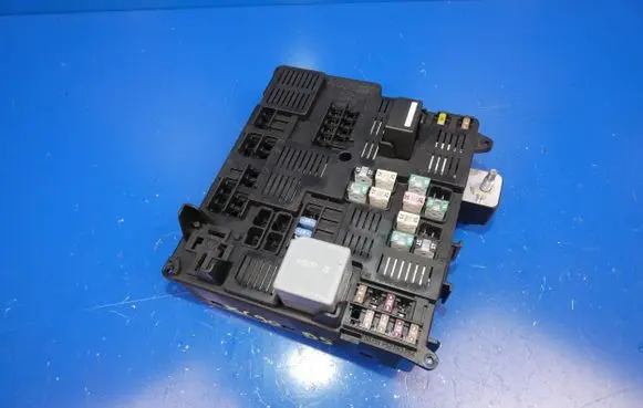 Volvo XC90 Fuse module 31398003 15154