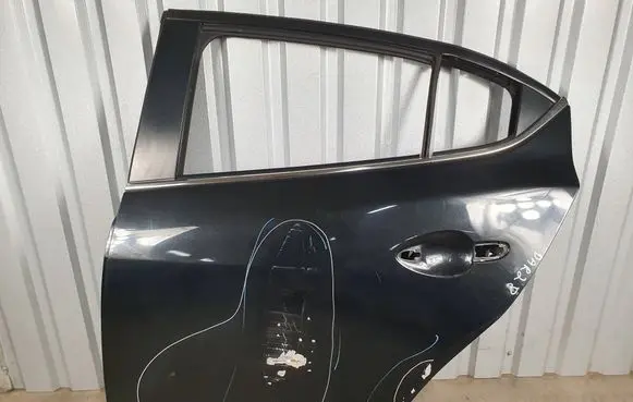 Mazda 3 II Rear door