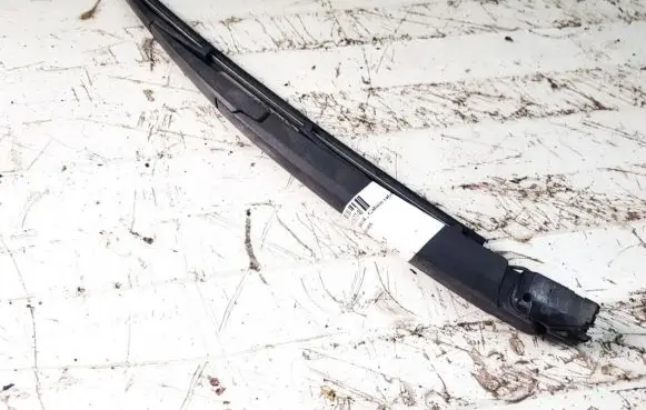 Rear wiper blade arm