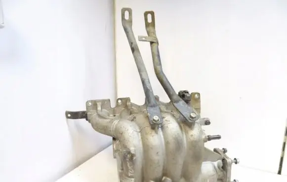 Hyundai Tucson JM Intake manifold