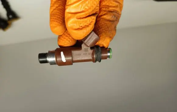 Subaru Outback Fuel injector 146093201