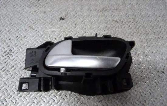 Peugeot 208 Front door interior handle 96605254vv